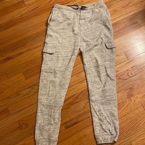 Lands End white sweats
Boys XL | good condition | 60% cotton 40% Polyester
